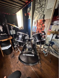 Yamaha - Rydeen - 5 Piece Drums Set