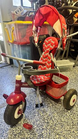 Radio Flyer 4-in-1 Stroll 'N Trike - Tricycle