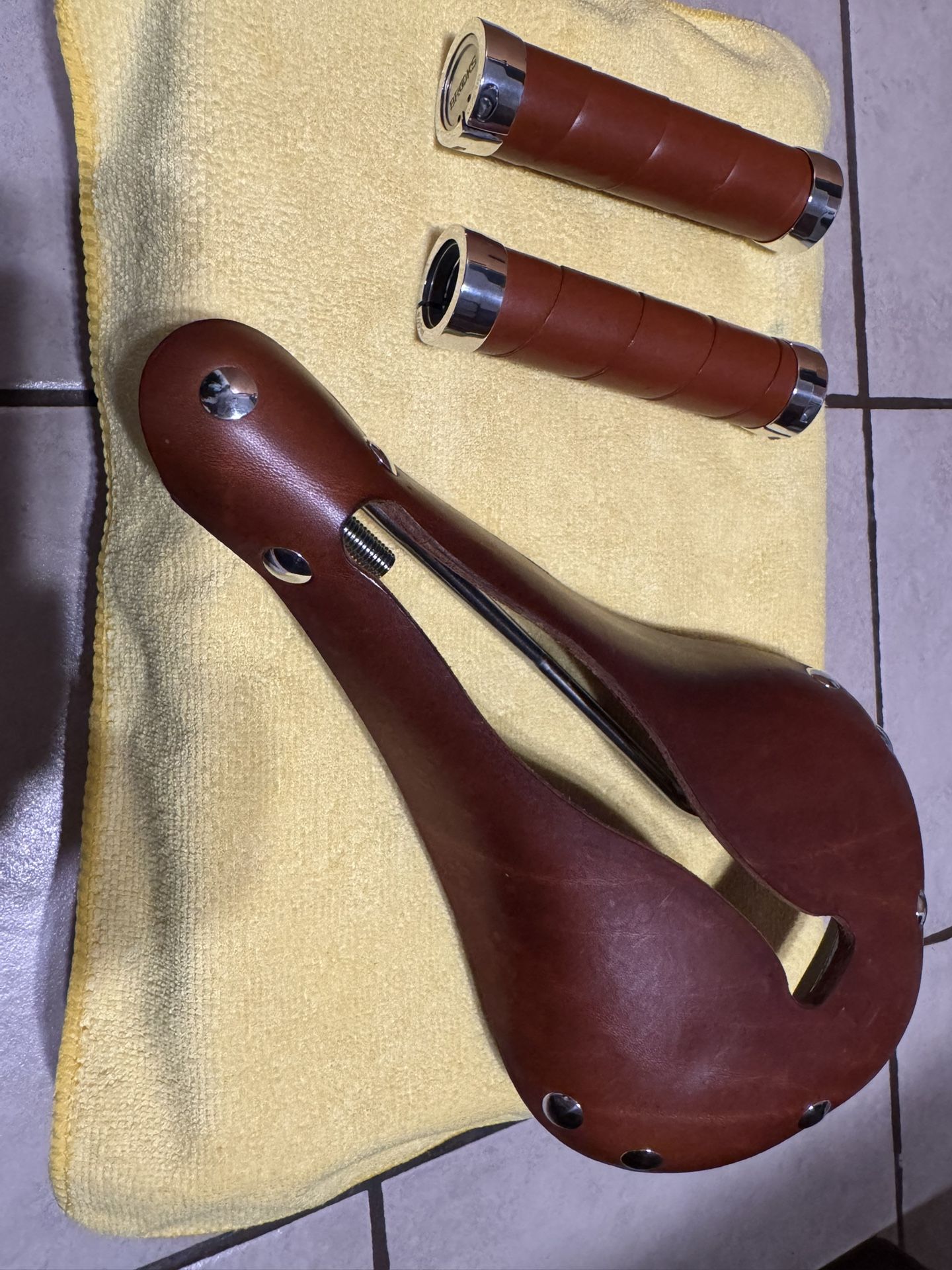 Brooks Leather Grips & Selle Leather Seat