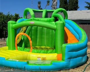 Little tikes inflatable waterslide bounce house combo