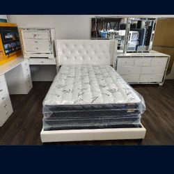 Super Deal 
6 Pcs Bedroom Set 
Full Size 
Includes Bed Full White Faux Leather
XL Night Stand W/ Crystals & USB Oulet
Dresser & Mirror 
Mattress Set O
