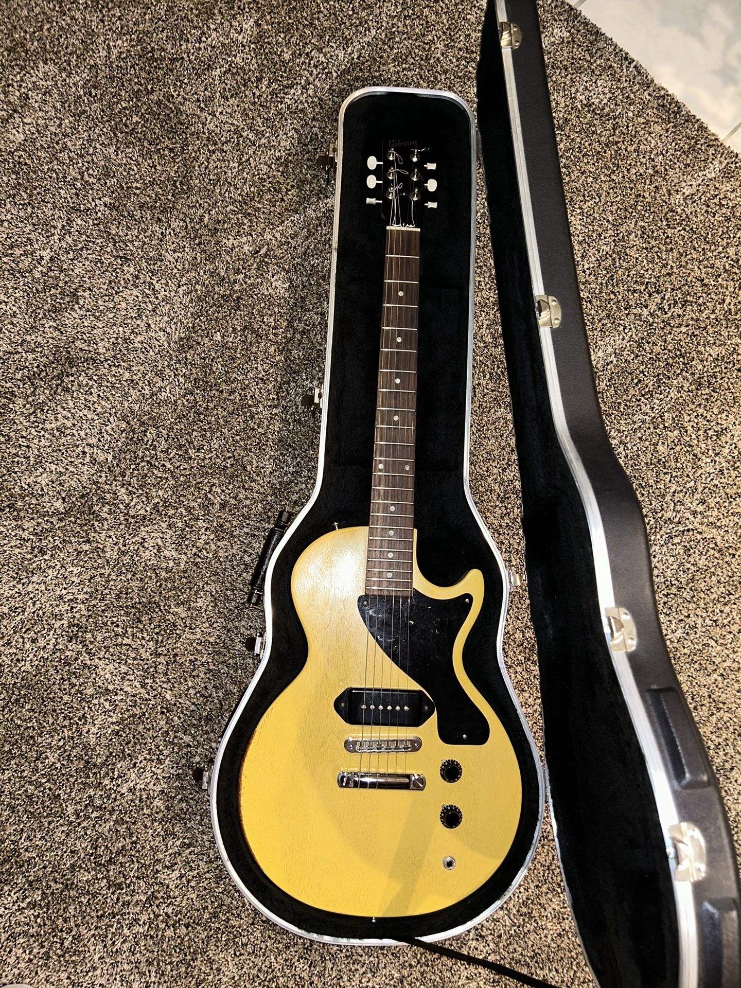 2003 Gibson Melody Maker nitro finish tv yellow