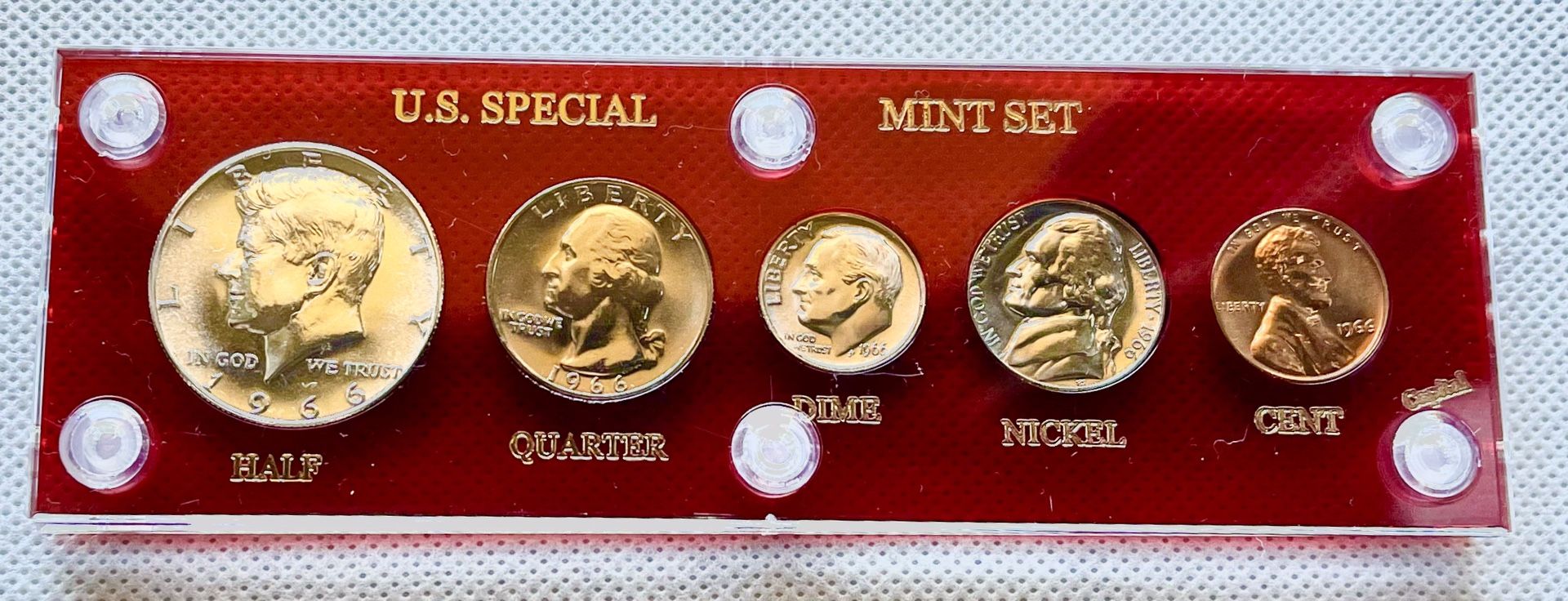 1966 - US Special Mint Set. ( SMS ) Silver Kennedy, Brilliant Uncirculated In New Vintage Capital Holder..