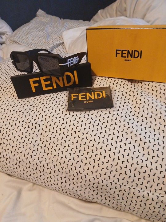 Fendi Sunglasses 