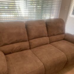 Recliner couch (electric)