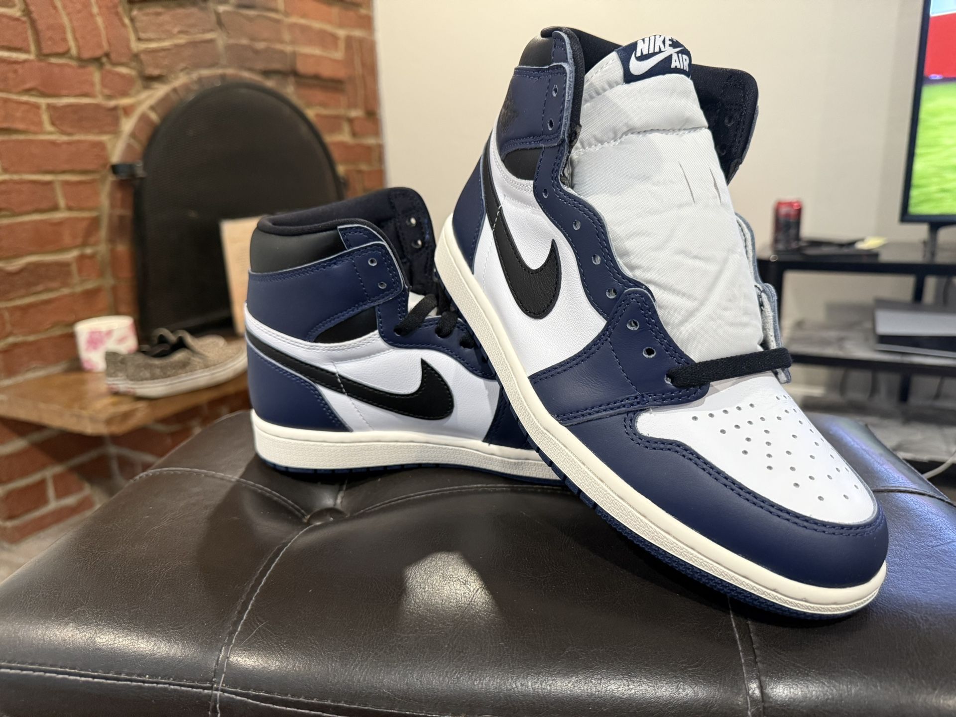 Midnight Navy Jordan 1 High