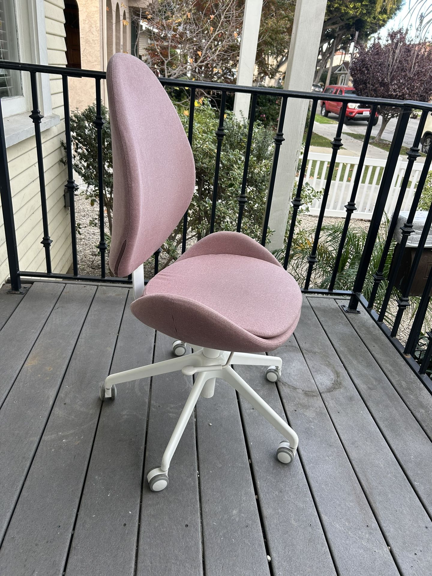 IKEA Hattefjal Office Desk Swivel Chair Pink