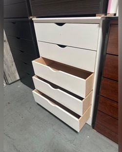 5 drawers dresser / Five drawers dresser / Cajonera 5 gavetas / Comoda