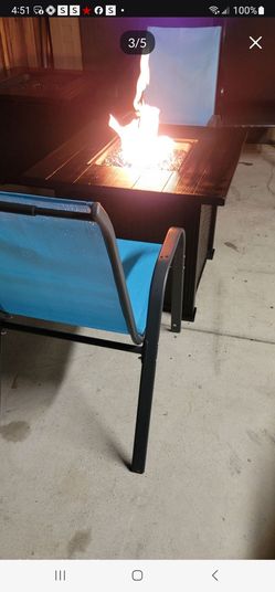 32" Propane Fire Pit Table With 2 New chairs, with full propane tank firm price