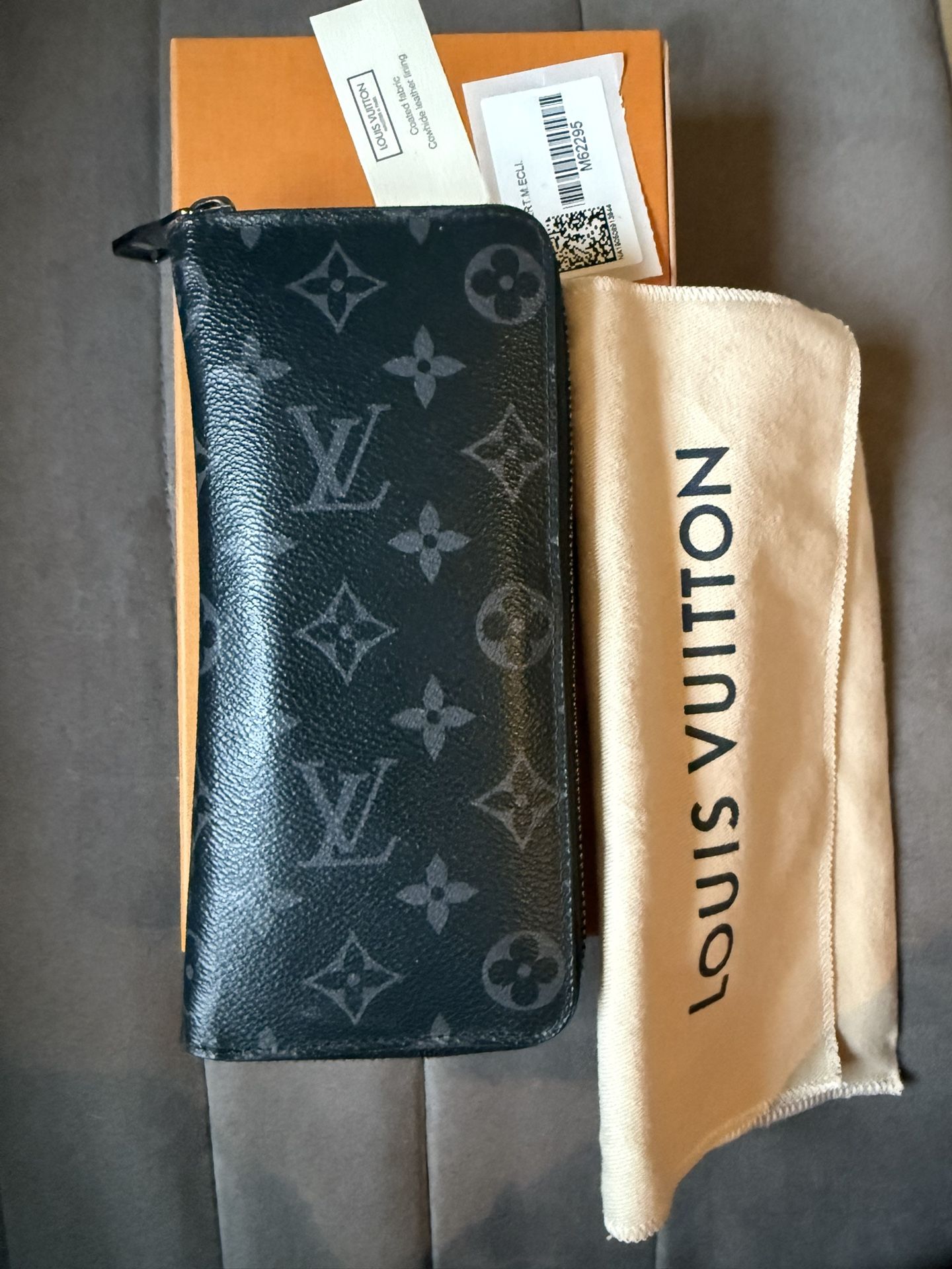 Louis Vuitton  Zipper Wallet