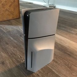 Playstation 5 Disc Console 1TB and GOW: Ragnarok