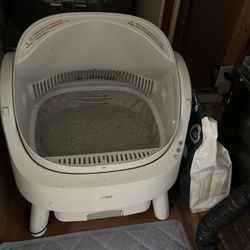 Automatic Litter Box & Cat Tree