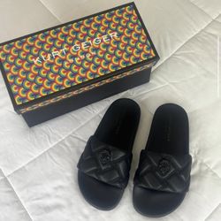 Kurt Geiger slide, size 7
