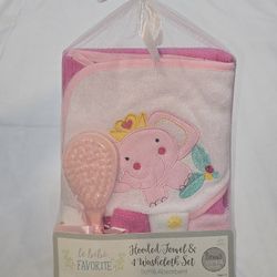 Le bébé FAVORITE Hooded Towel & 4 Washcloth Set