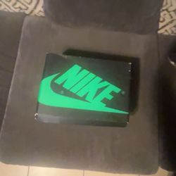 Jordan 1 Retro High OG Lucky Green 