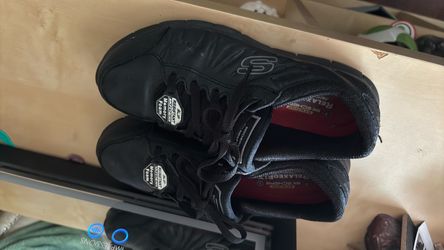 Non slip work shoes