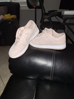 NIKE SHOES LIKE NEW