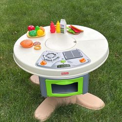 Fisher-Price Servin' Surprises Kitchen & Table