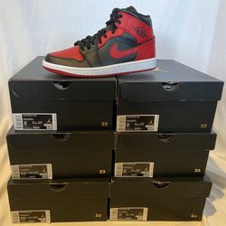 DS Banned Jordan 1 Mids Sizes 3*8, 10, 10.5, 11