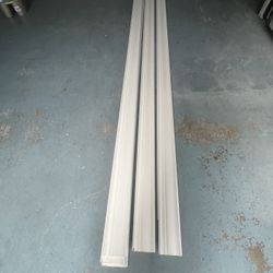 Crown moulding 