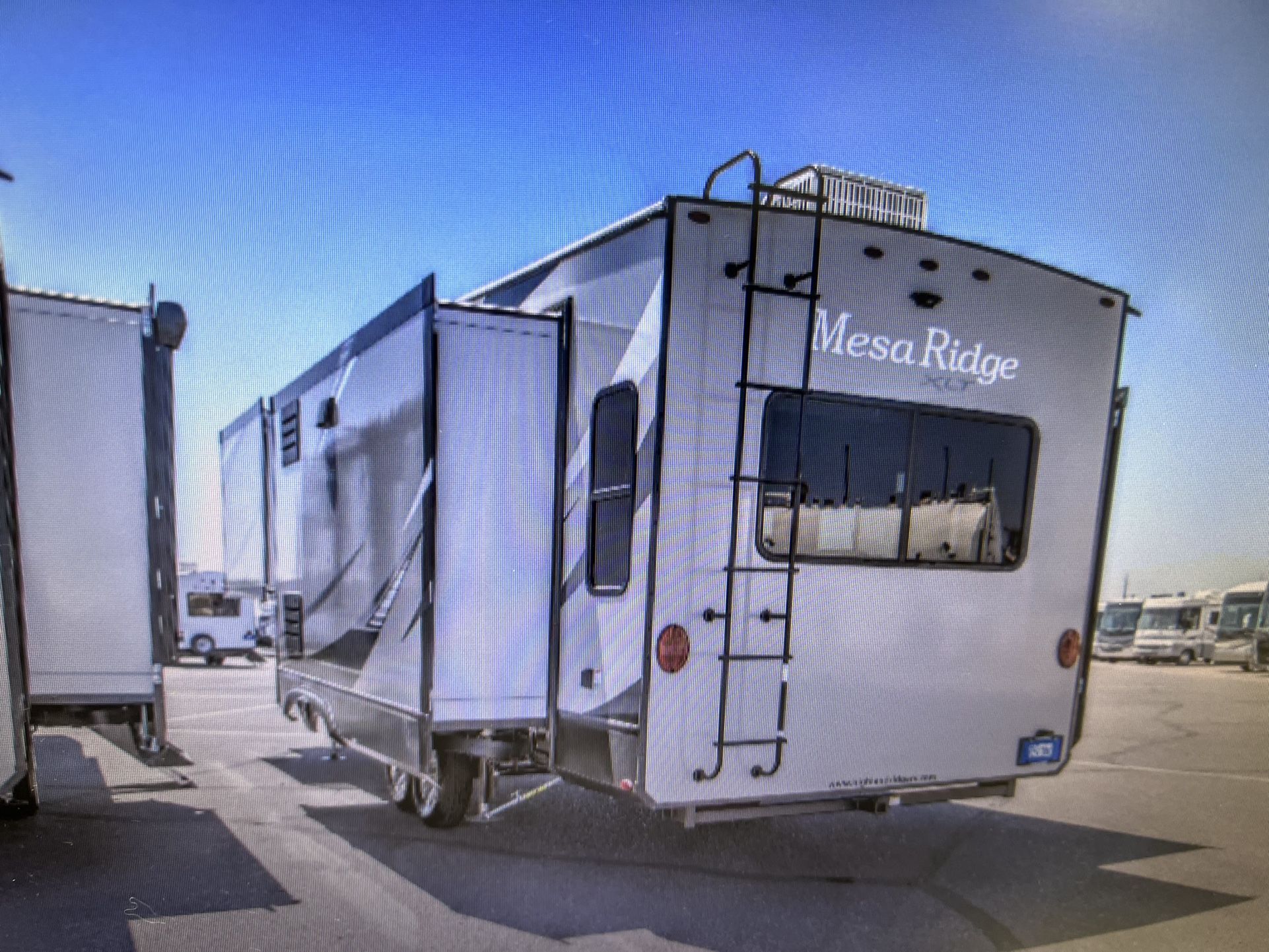 2022 MESA RIDGE XLT 294RLS