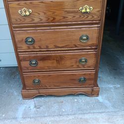 4-Drawer Oak Dresser 