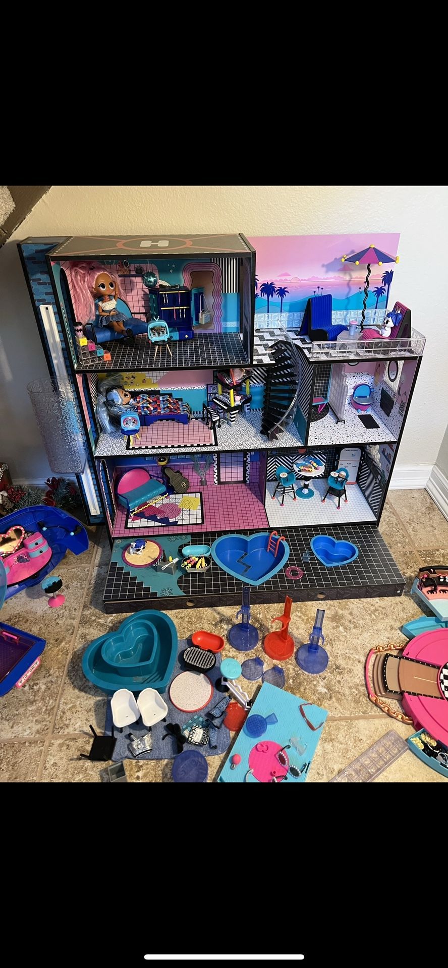 Full Size LOL Doll House And LOTS of Accessories ( Some Not Shown As Well