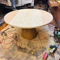 60 Inch Cedar Round Dining room Table