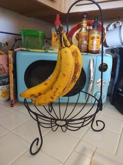 Fruit bowl banana holder