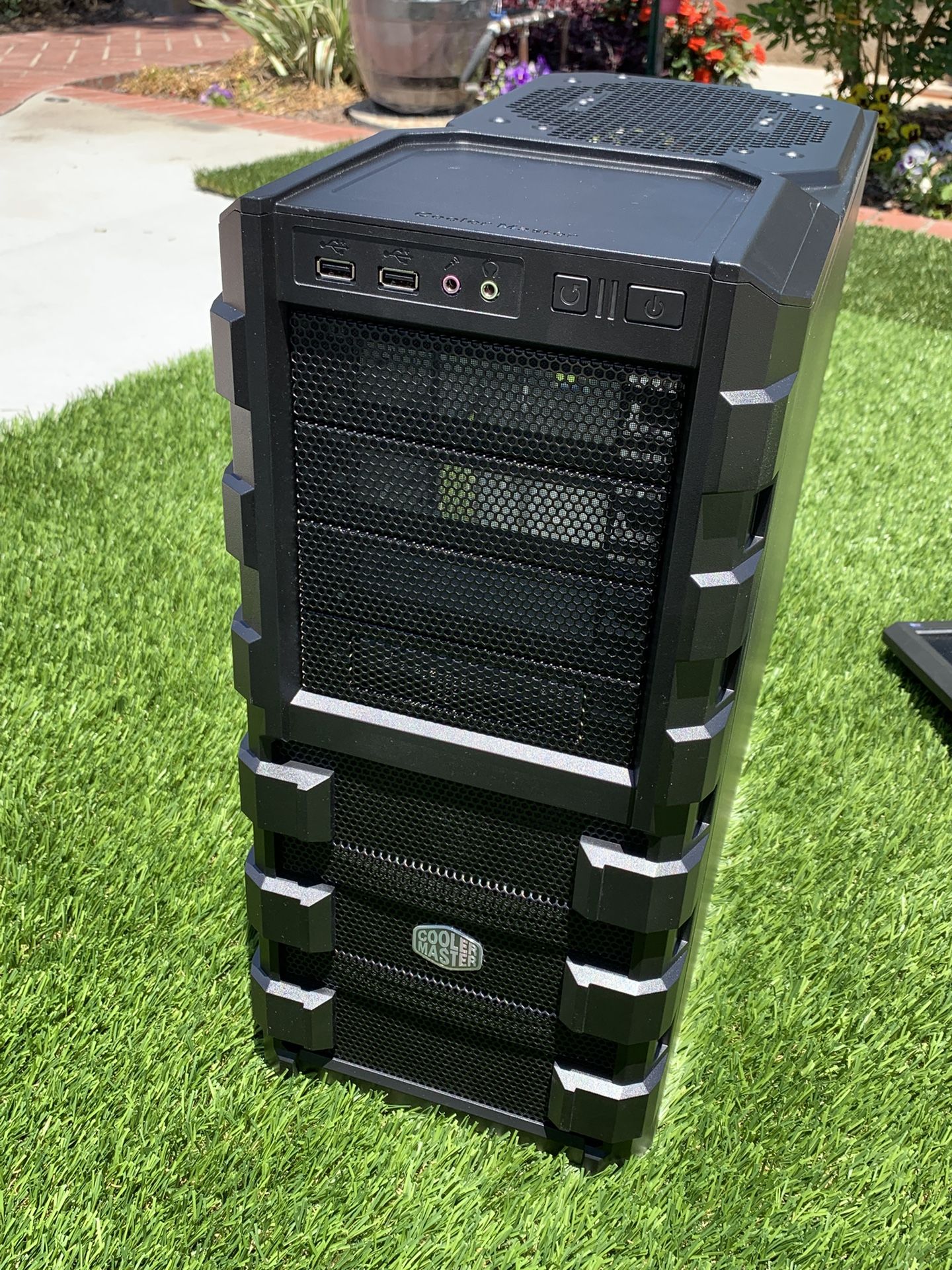 Cooler Master HAF 912 Mid Tower Case – 2 Fans Included – Great Airflow