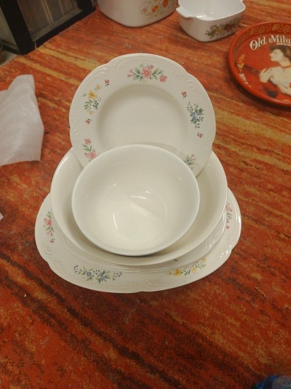 Pfaltzqraff Serving Platters And Mixing Bowls
