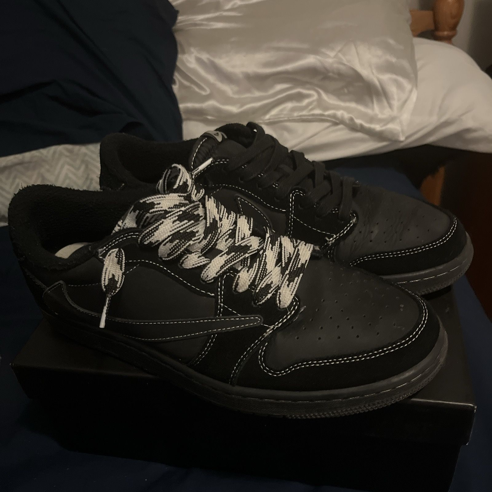 Jordan 1 Low “Travis Scott Phantom”