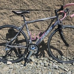 Fuji Newest 50 cm Womens Aluminum 27 Speed Road Bike Carbon Fork 