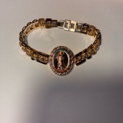 Gold san judas link bracelet