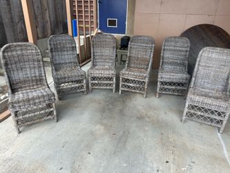 6 free wicker chairs