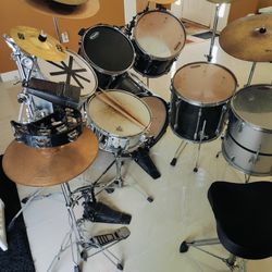 TAMA ROCKSTAR DRUM KIT