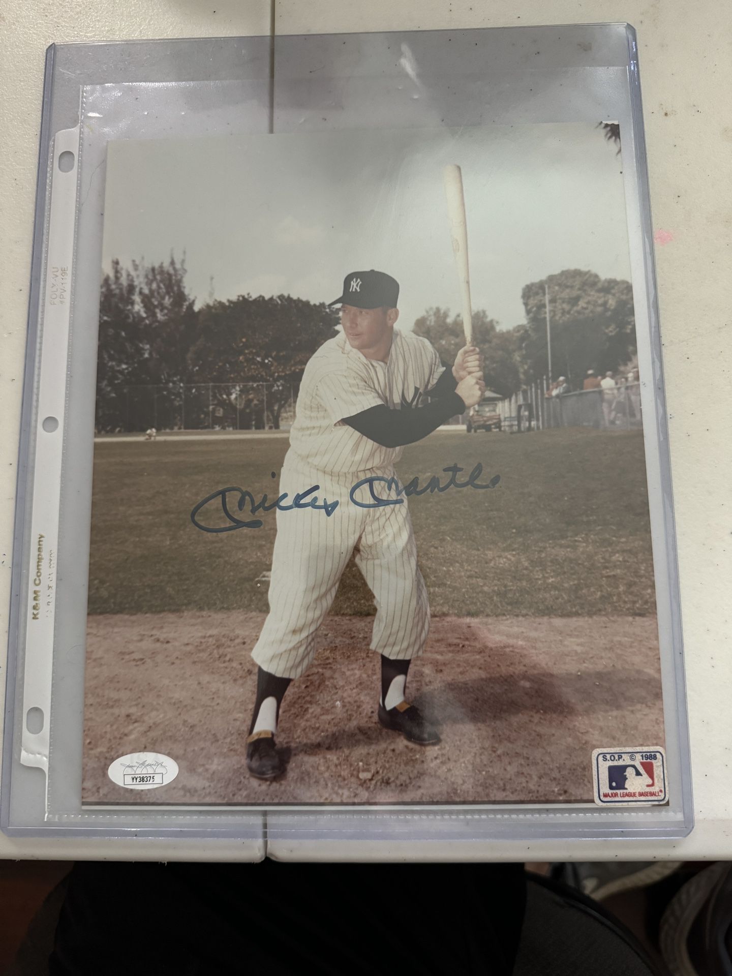  New York Yankees Mickey Mantle  Signed / Autographed JSA Certified Photo