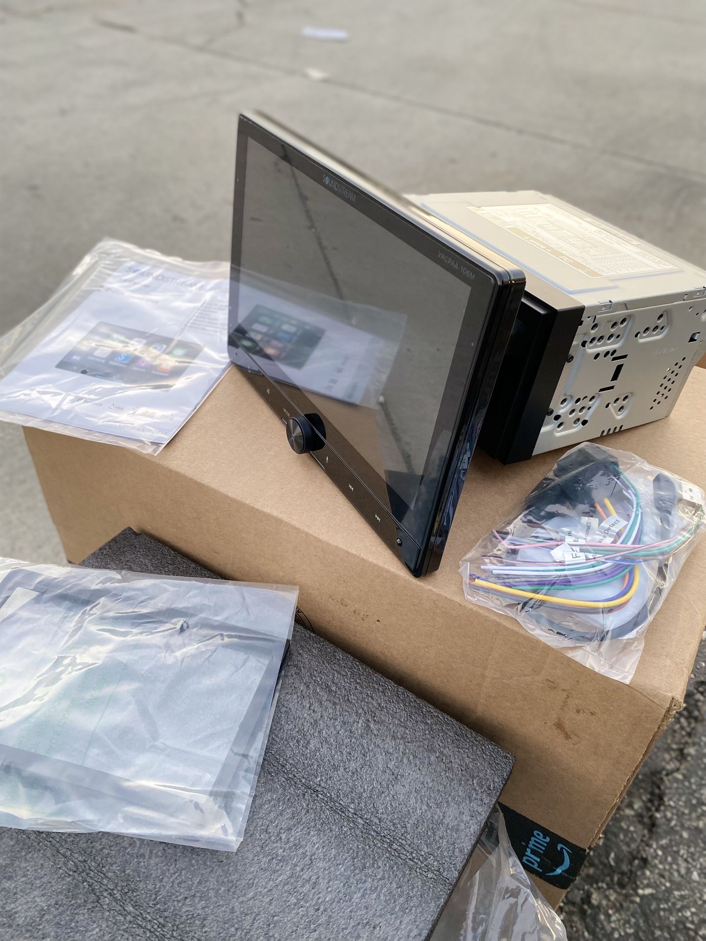 NEW SOUNDSTREAM 10.6INCH TOUCHSCREEN DOUBLE DIN CAR STEREO