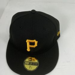 New era fitted hat 🧢 different teams and size available 42$ each