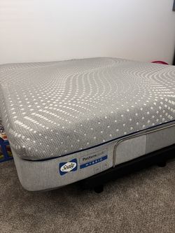 Sealy Mattress And Ease Adjustable Base Cal King