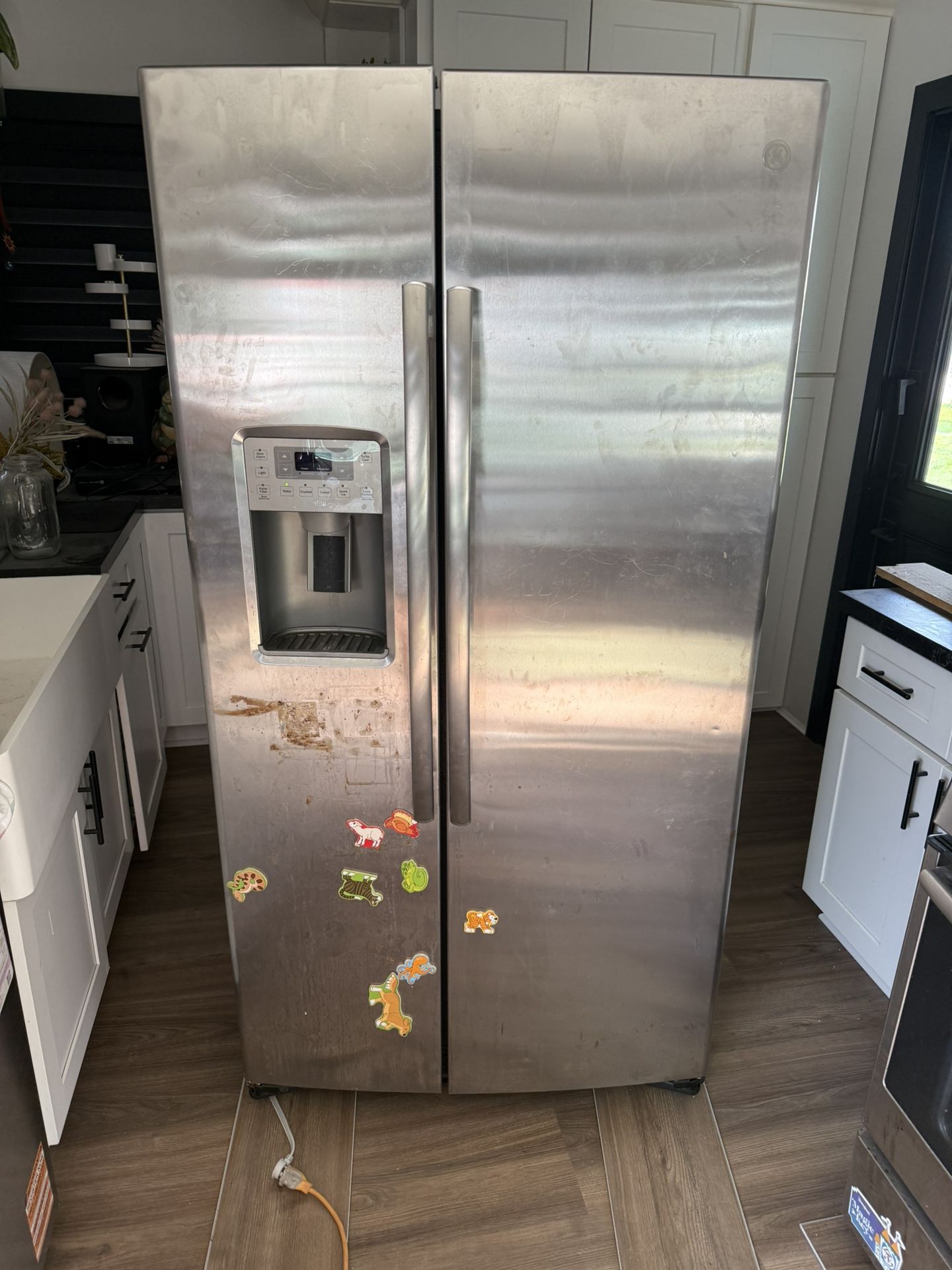 G&E Profile Refrigerator