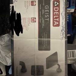 2 Matte Black  Geist Tub And Shower Fixture