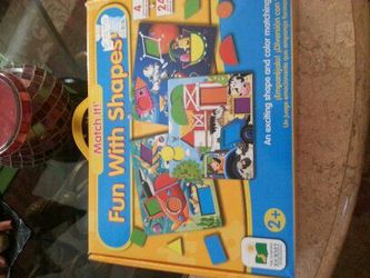 Fun w shapes matching game set