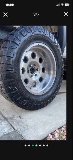 37 " Nitto On 20" X 10 Alloys Alcoa Style Rims