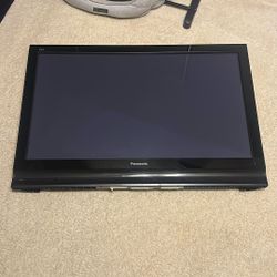 42’ TV Everything Works No Cord