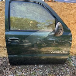 99-05 GMC DOOR PART 