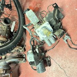 2011-2013 Kia optima 2.4 hybrid abs unit part