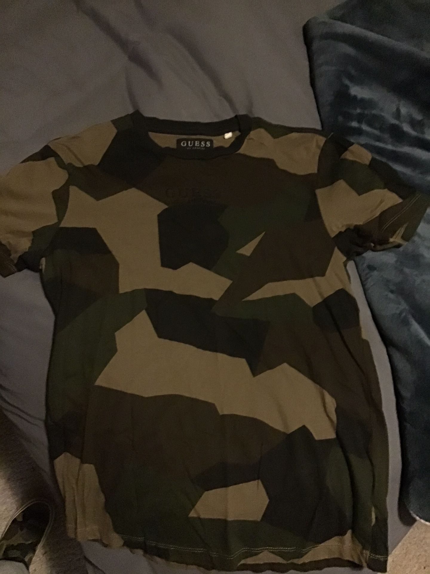 Guess Los Angeles Camo Tee (M)