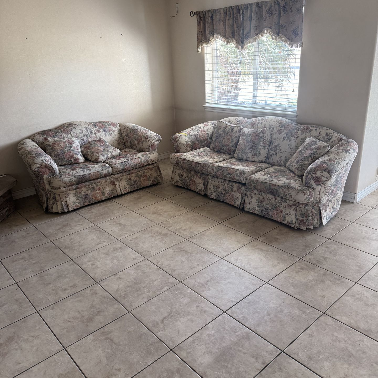 Schnadig Floral Sofa and Loveseat Set - Loving Room Furniture