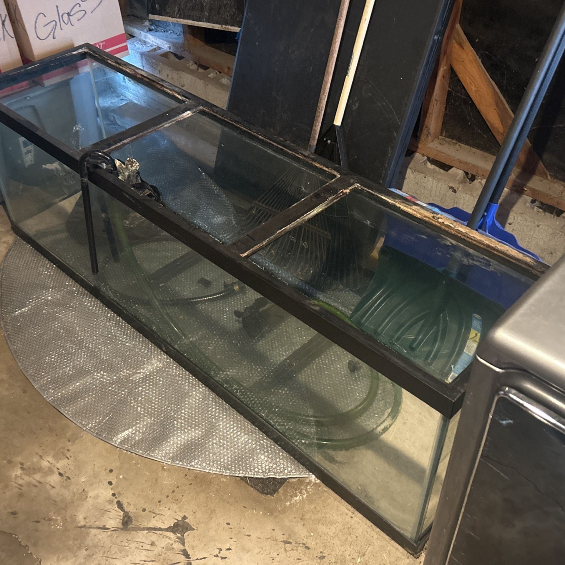 250 Gallon Fish Tank